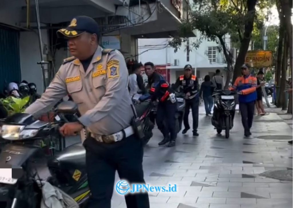 Parkir TJU Jalan Tunjungan