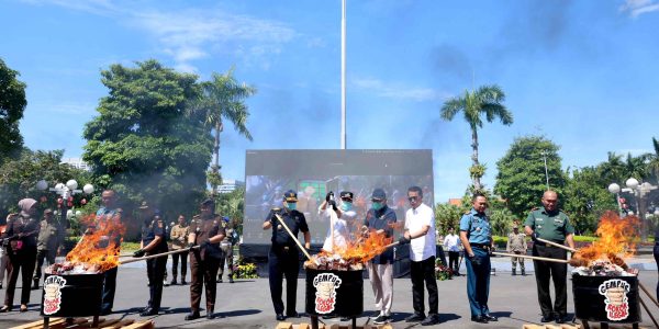 Rokok Ilegal di Surabaya